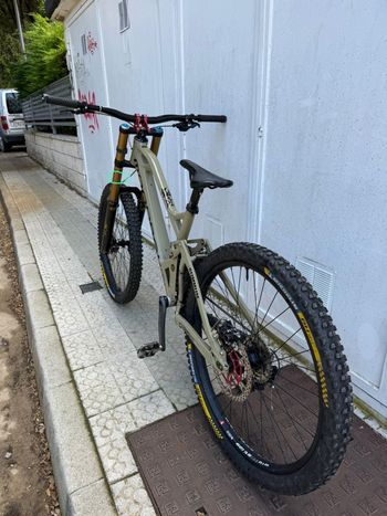 Used Mondraker Summum Pro 2019 2019 Mountainbike, Black, 27.5 — image 1 of 3