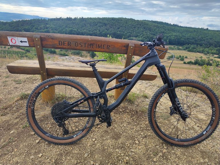 Canyon Torque CF 7.0 2020 2020 Mountainbike usato, Nero — immagine 2 di 4