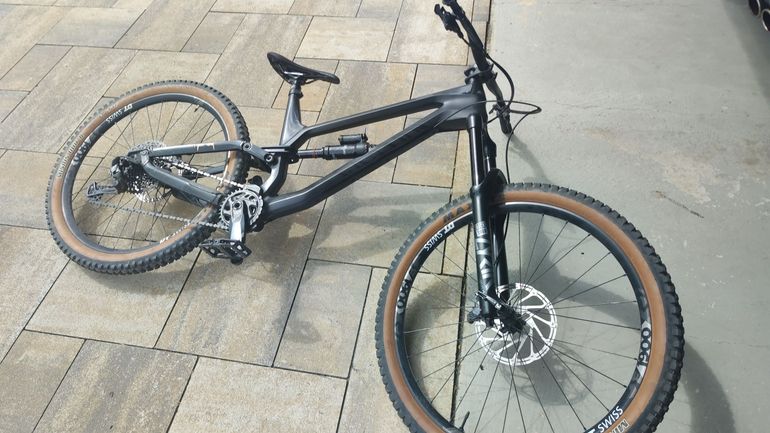Canyon Torque CF 7.0 2020 2020 Mountainbike usato, Nero — immagine 4 di 4