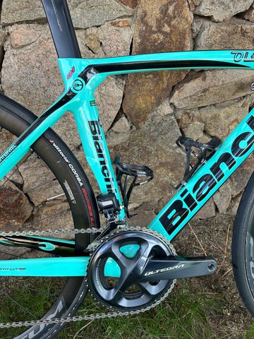 Używany Bianchi Oltre XR4 2022 Road & Gravel — zdjęcie 8 z 13