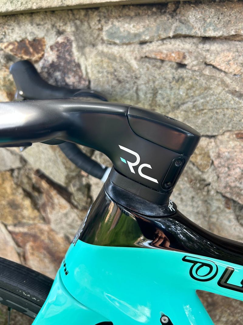 Używany Bianchi Oltre XR4 2022 Road & Gravel — zdjęcie 11 z 13
