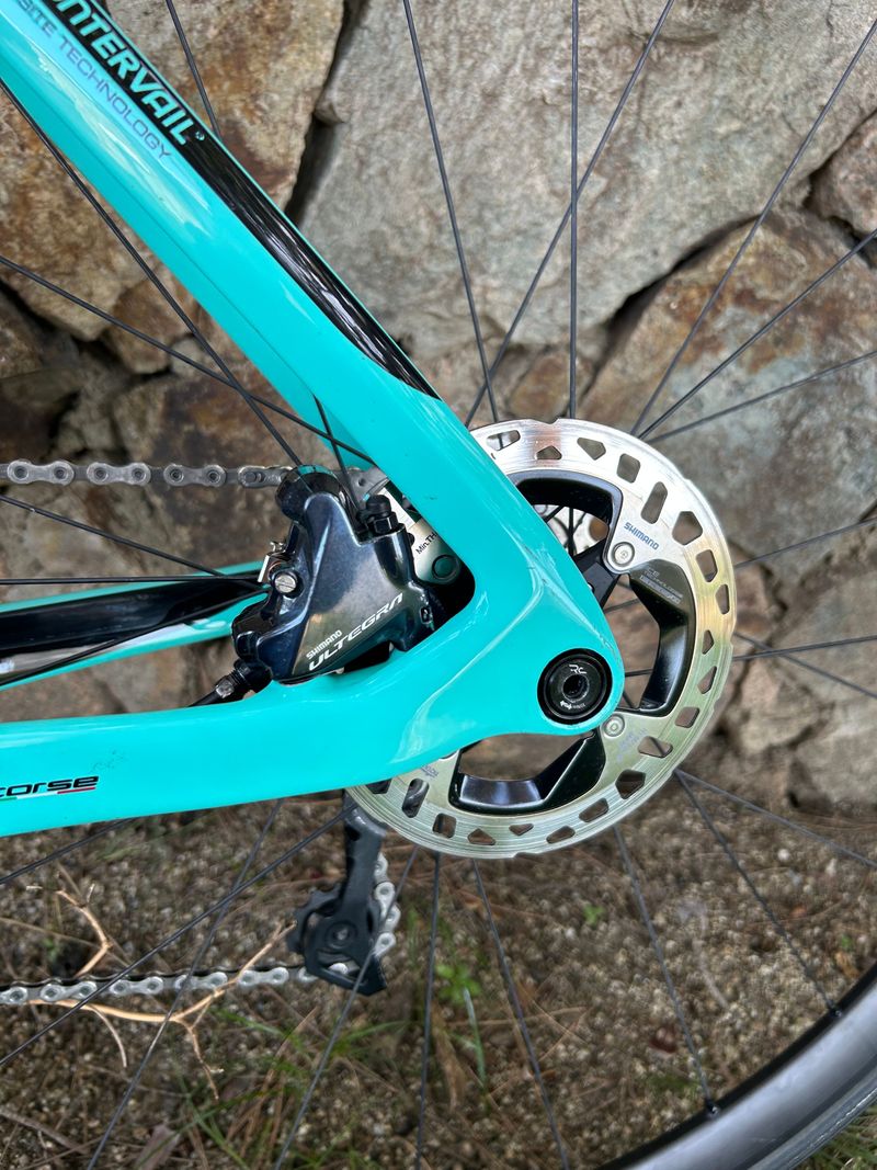 Używany Bianchi Oltre XR4 2022 Road & Gravel — zdjęcie 10 z 13