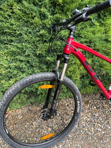 Used GT Avalanche Elite 2022 2022 Mountainbike, Red, 27.5 — image 5 of 6