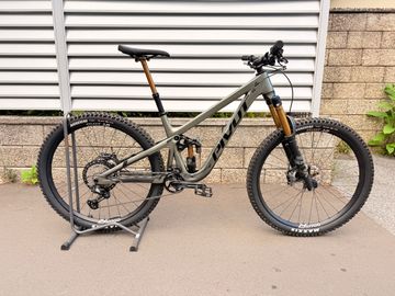 Used Pivot FIREBIRD Pro XT/XTR 2024 2024 Mountainbike, Light Gray, 29 — image 3 of 8