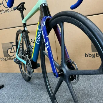 Used Factor OSTRO Paul Smith Edition 12-speed Sram Red ETap AXS - 2024 (54cm) 2024 Road & Gravel, Blue — image 10 of 17