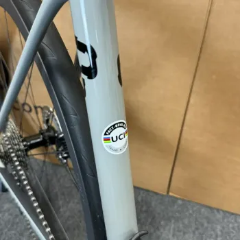 Used California Bicycle Factory O2 Disc 12-speed Shimano Ultegra Di2 - 2024 (54cm) 2024 Road & Gravel, Light Gray — image 5 of 18