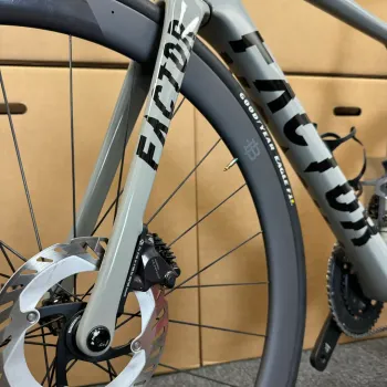 Used California Bicycle Factory O2 Disc 12-speed Shimano Ultegra Di2 - 2024 (54cm) 2024 Road & Gravel, Light Gray — image 8 of 18