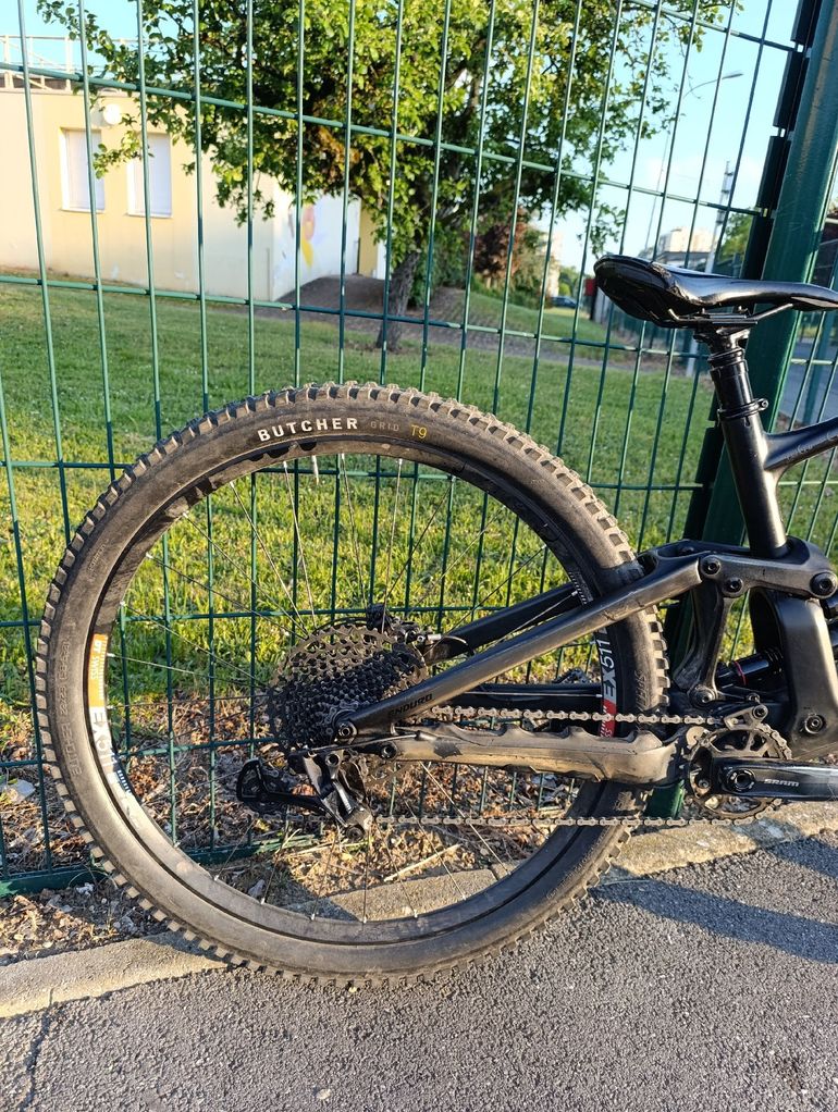 Używany Specialized Enduro Comp 2020 2020 Mountainbike — zdjęcie 5 z 26