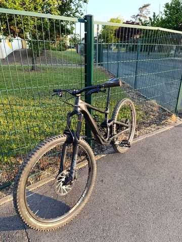 Used Specialized Enduro Comp 2020 2020 Mountainbike, Black, 29 — image 17 of 26