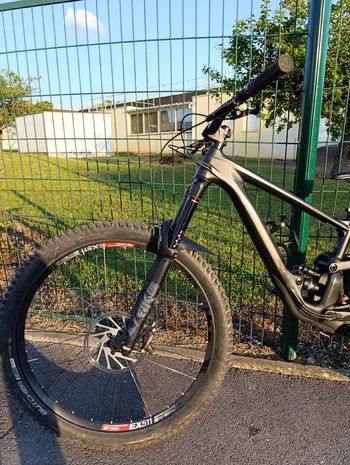 Używany Specialized Enduro Comp 2020 2020 Mountainbike — zdjęcie 12 z 26