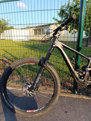 Used Specialized Enduro Comp 2020 2020 Mountainbike, Black, 29 — image 12 of 26