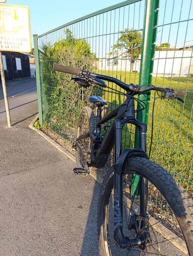 Używany Specialized Enduro Comp 2020 2020 Mountainbike — zdjęcie 7 z 26