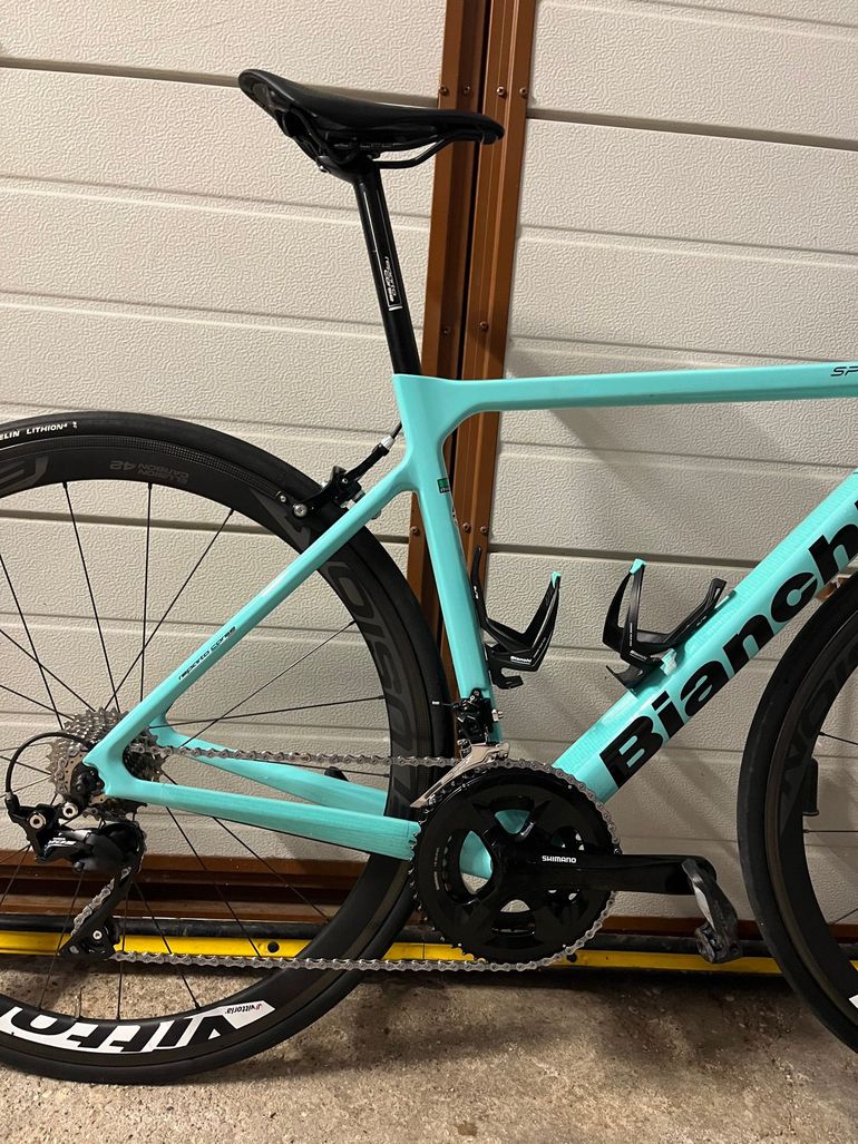 【ゾロリ】Bianchi sprint 105 disc 2022年モデル Is Bianchi Sprint - 105 Di2 A Good Bike? [Bianchi Sprint