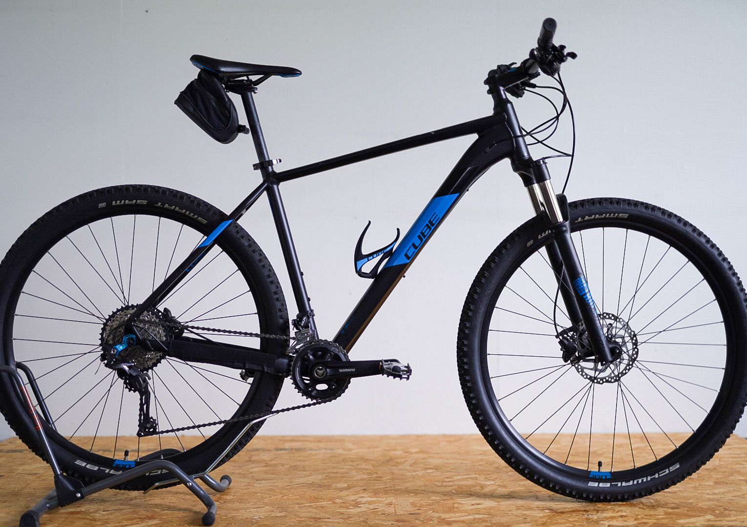 solution mountainbike SCC Tech High Performance Suspension Treatment Mit dem Mountainbike auf Fun Radfahren Shirt Männer Color:Charcoal & Black Houndstooth The Aventon Current ADV