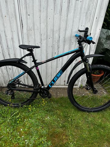 Used CUBE AIM 2022 2022 Mountainbike, Black, 27.5, 29 — image 1 of 3