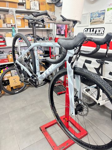 Used Trek Boone 5 2025 2025 Road & Gravel, Light Gray — image 1 of 7