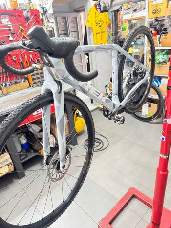 Used Trek Boone 5 2025 2025 Road & Gravel, Light Gray — image 2 of 7