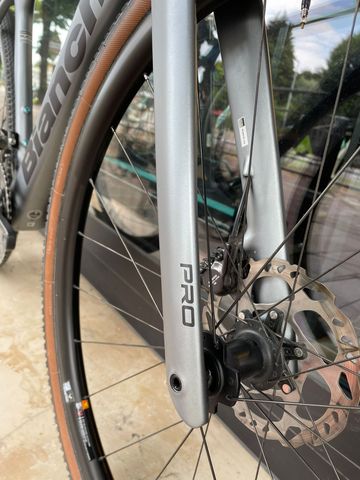 Bianchi Impulso PRO GRX 820 disc 2024 2024 Road & Gravel usato, Grigio chiaro — immagine 6 di 10