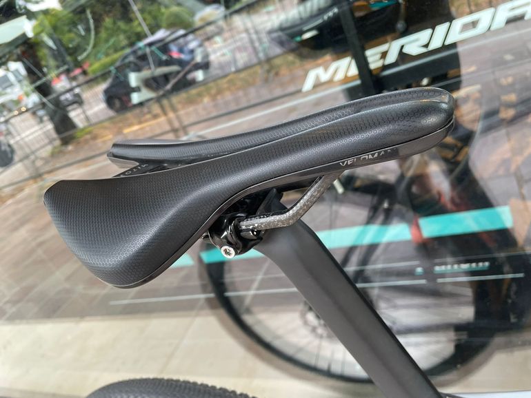 Bianchi Impulso PRO GRX 820 disc 2024 2024 Road & Gravel usato, Grigio chiaro — immagine 5 di 10