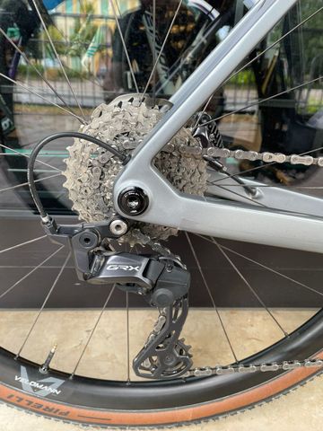 Bianchi Impulso PRO GRX 820 disc 2024 2024 Road & Gravel usato, Grigio chiaro — immagine 10 di 10