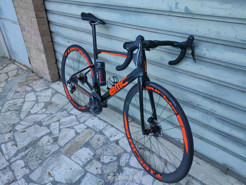 Used BMC ROAD MACHINE01 2018 Road & Gravel, Black — image 3 of 18