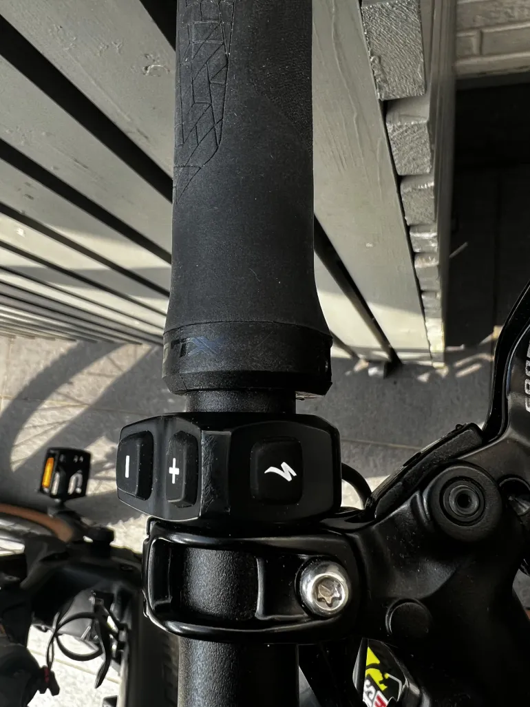 Used Specialized Men's Turbo Levo Comp 2019 Mountainbike, Black — image 5 of 7