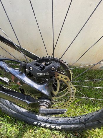 Used Trek Fuel EX 8 2022 2022 Mountainbike, Rot, 27.5, 29 — image 7 of 9