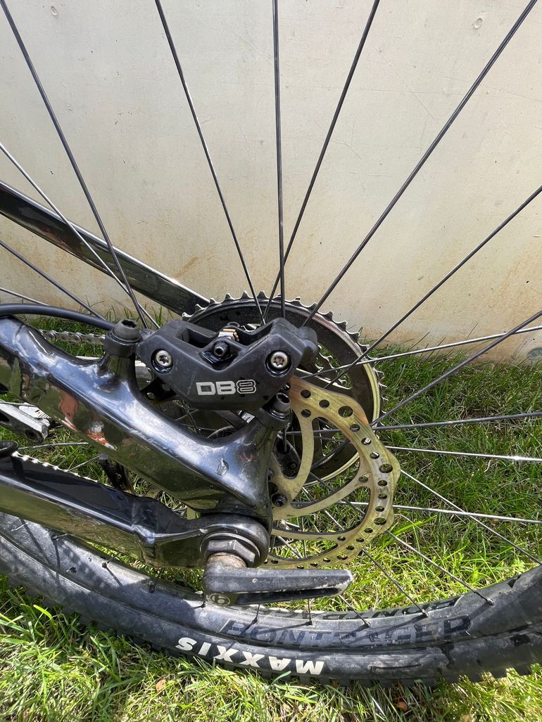 Used Trek Fuel EX 8 2022 2022 Mountainbike, Rot, 27.5, 29 — image 7 of 9