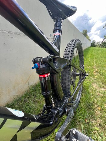 Used Trek Fuel EX 8 2022 2022 Mountainbike, Rot, 27.5, 29 — image 5 of 9