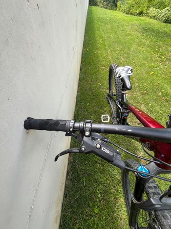 Used Trek Fuel EX 8 2022 2022 Mountainbike, Rot, 27.5, 29 — image 3 of 9