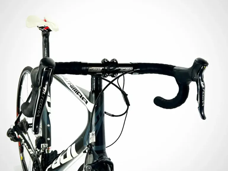 Used Fuji Altamira 2.0 Di2 UL 2012 2012 Road & Gravel, Black — image 3 of 6