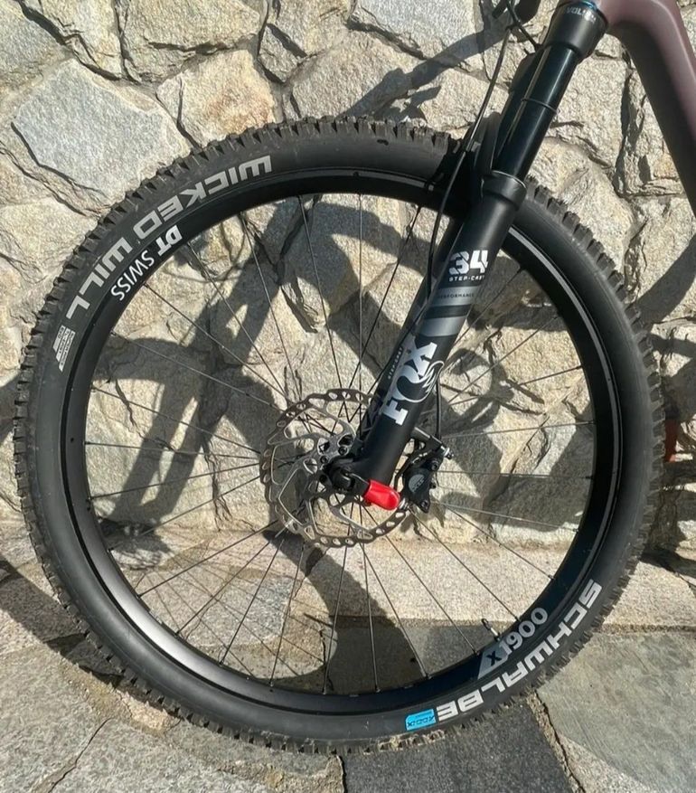 Used Canyon Lux Trail CF 6 2023 2023 Mountainbike, Red, 29 — image 6 of 6