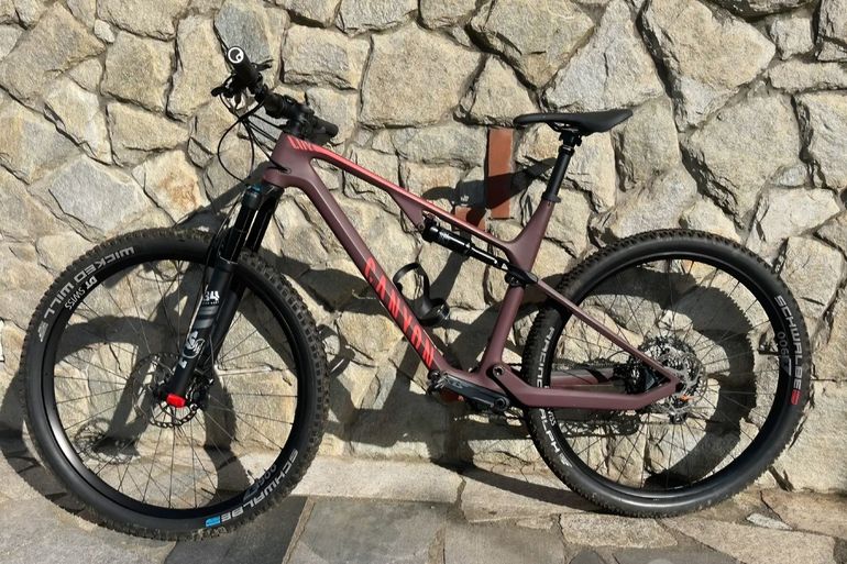 Used Canyon Lux Trail CF 6 2023 2023 Mountainbike, Red, 29 — image 2 of 6