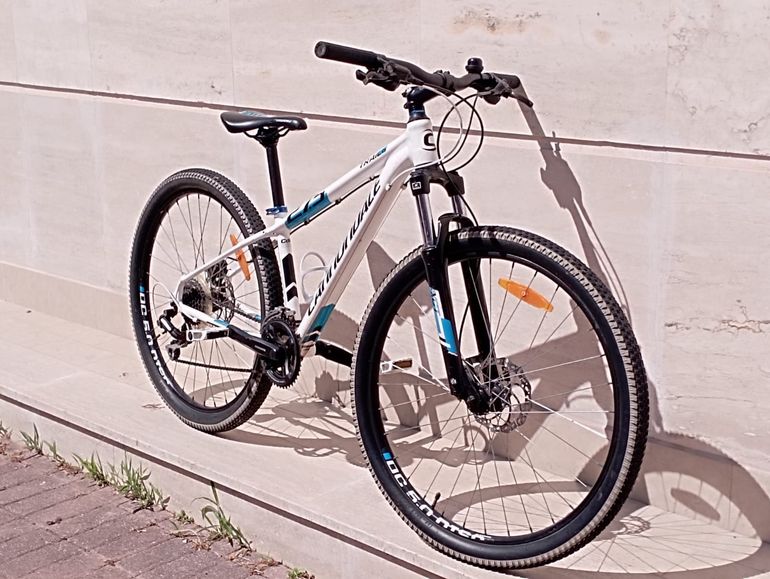 Used Cannondale Trail 6 27.5 2021 Mountainbike, White — image 5 of 6