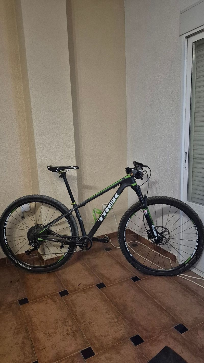 Used Trek Superfly 9.8 2014 2014 Mountainbike, Green, 29 — image 2 of 3