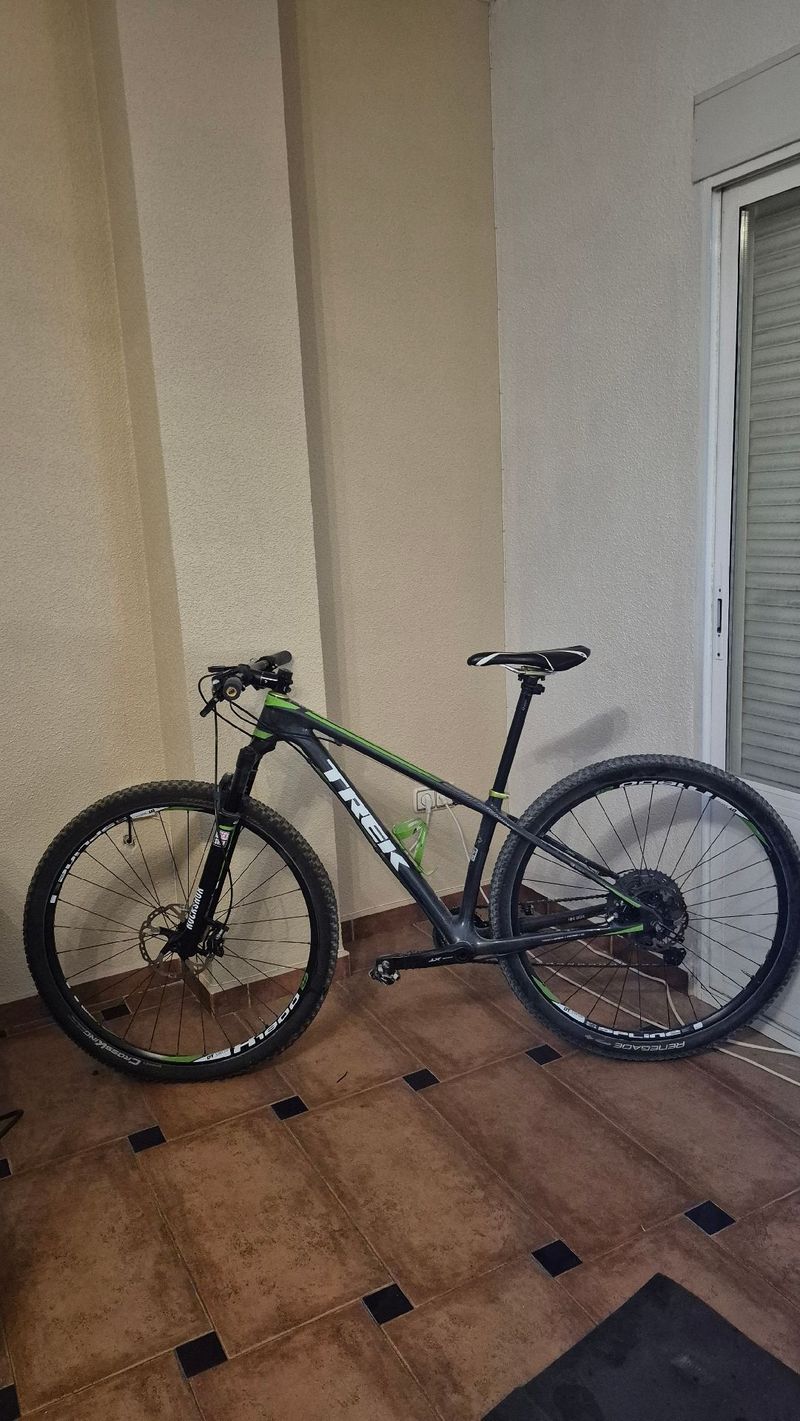 Used Trek Superfly 9.8 2014 2014 Mountainbike, Green, 29 — image 1 of 3
