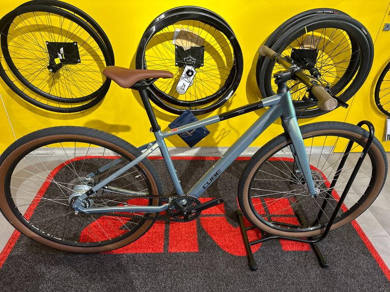 Used CUBE HYDE 2022 Road & Gravel