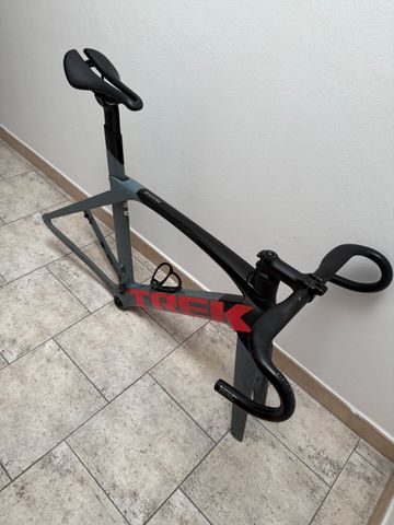 Trek Madone SL 7 Gen 6 2023 Frameset 2023 Road & Gravel usato, Grigio chiaro — immagine 9 di 10