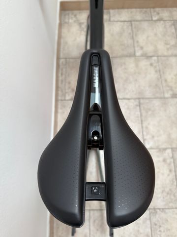 Trek Madone SL 7 Gen 6 2023 Frameset 2023 Road & Gravel usato, Grigio chiaro — immagine 6 di 10