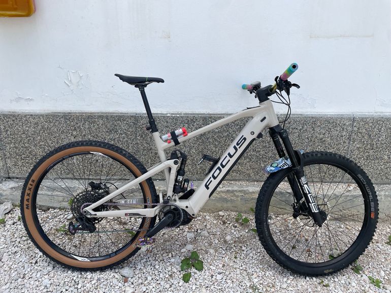 Used Focus SAM² 6.8 2022 2022 Mountainbike, White, 29 — image 1 of 9