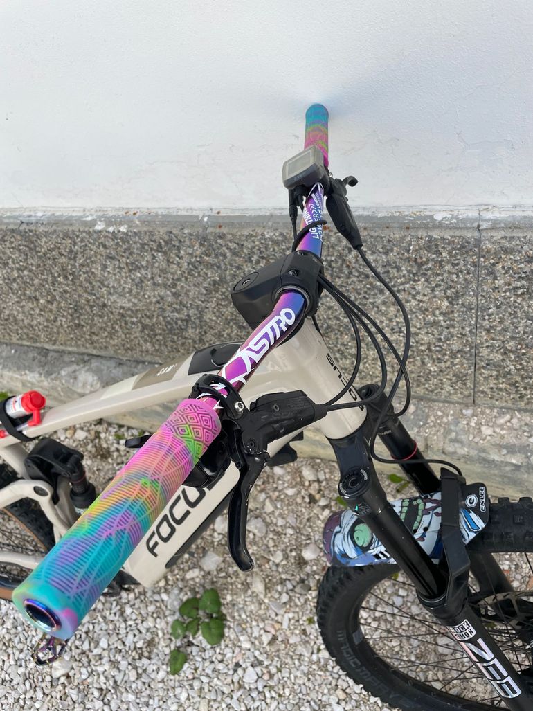 Used Focus SAM² 6.8 2022 2022 Mountainbike, White, 29 — image 6 of 9