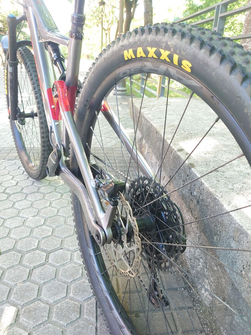 Used Orbea OCCAM H20-EAGLE 2023 2023 Mountainbike, Light Gray, 29 — image 5 of 11