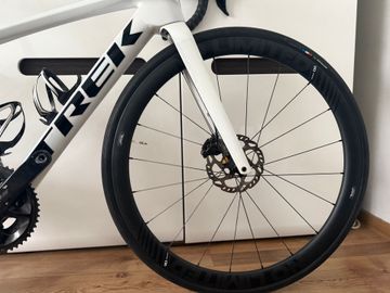 Brugt Trek Emonda Shimano 105 2024 Road & Gravel — billede 5 af 17