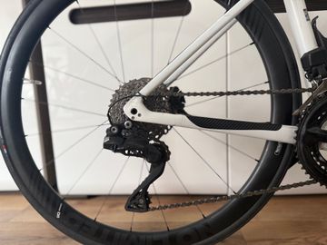 Brugt Trek Emonda Shimano 105 2024 Road & Gravel — billede 4 af 17