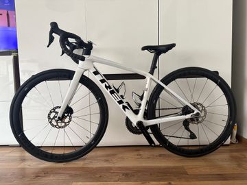 Brugt Trek Emonda Shimano 105 2024 Road & Gravel — billede 2 af 17