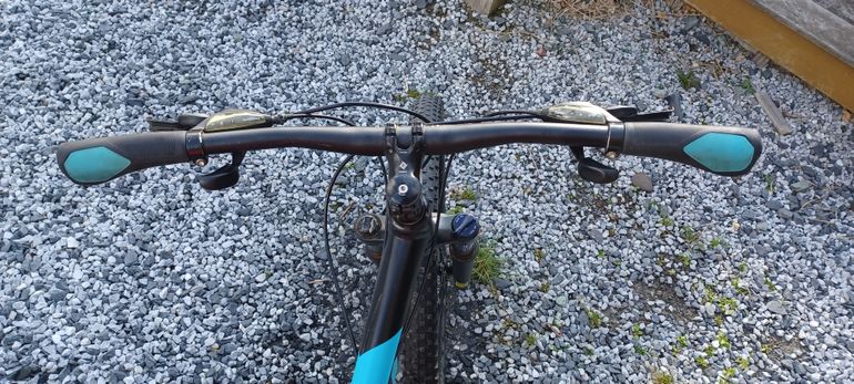 Used Trek Marlin 5 2017 2017 Mountainbike, Black — image 5 of 10