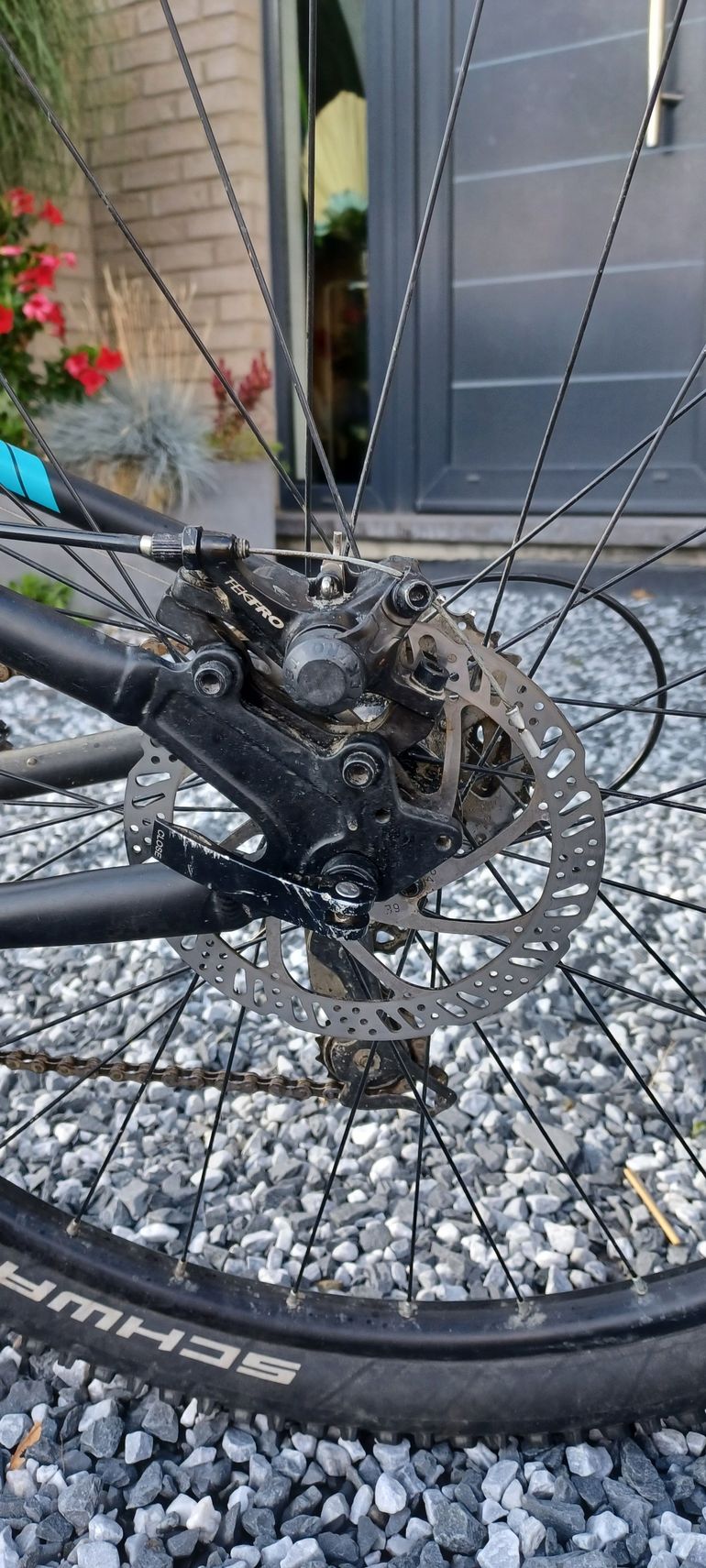 Used Trek Marlin 5 2017 2017 Mountainbike, Black — image 8 of 10