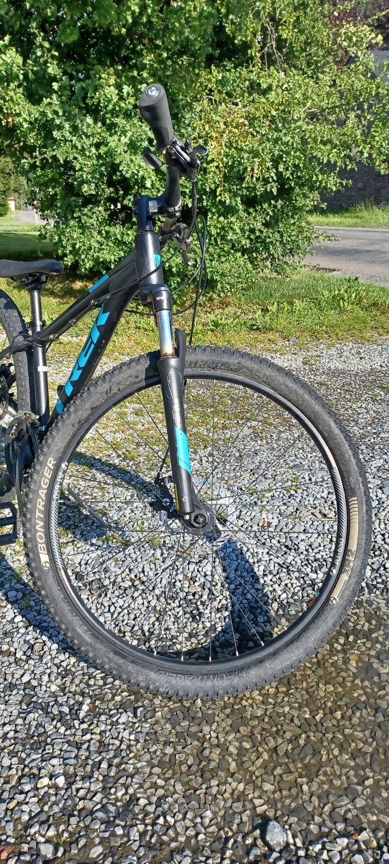 Used Trek Marlin 5 2017 2017 Mountainbike, Black — image 2 of 10