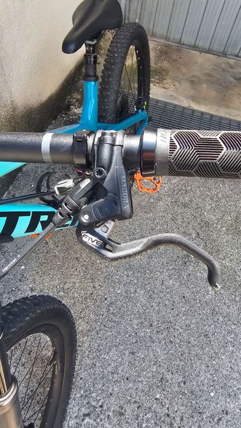 Used Trek Fuel EX 9.7 2020 2020 Mountainbike, Blue, 27.5, 29 — image 4 of 9