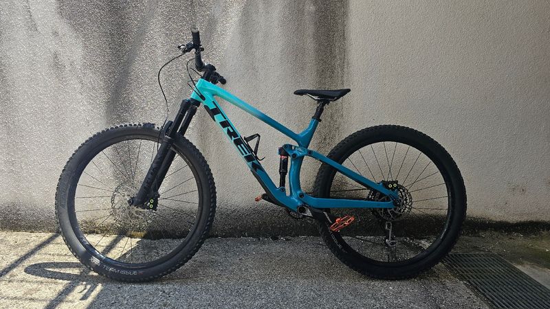 Trek Fuel EX 9.7 2020 2020 Mountainbike usato, Blu — immagine 1 di 9